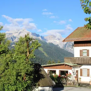 https://hotel-pfeiffer-alm.com-bavaria.com