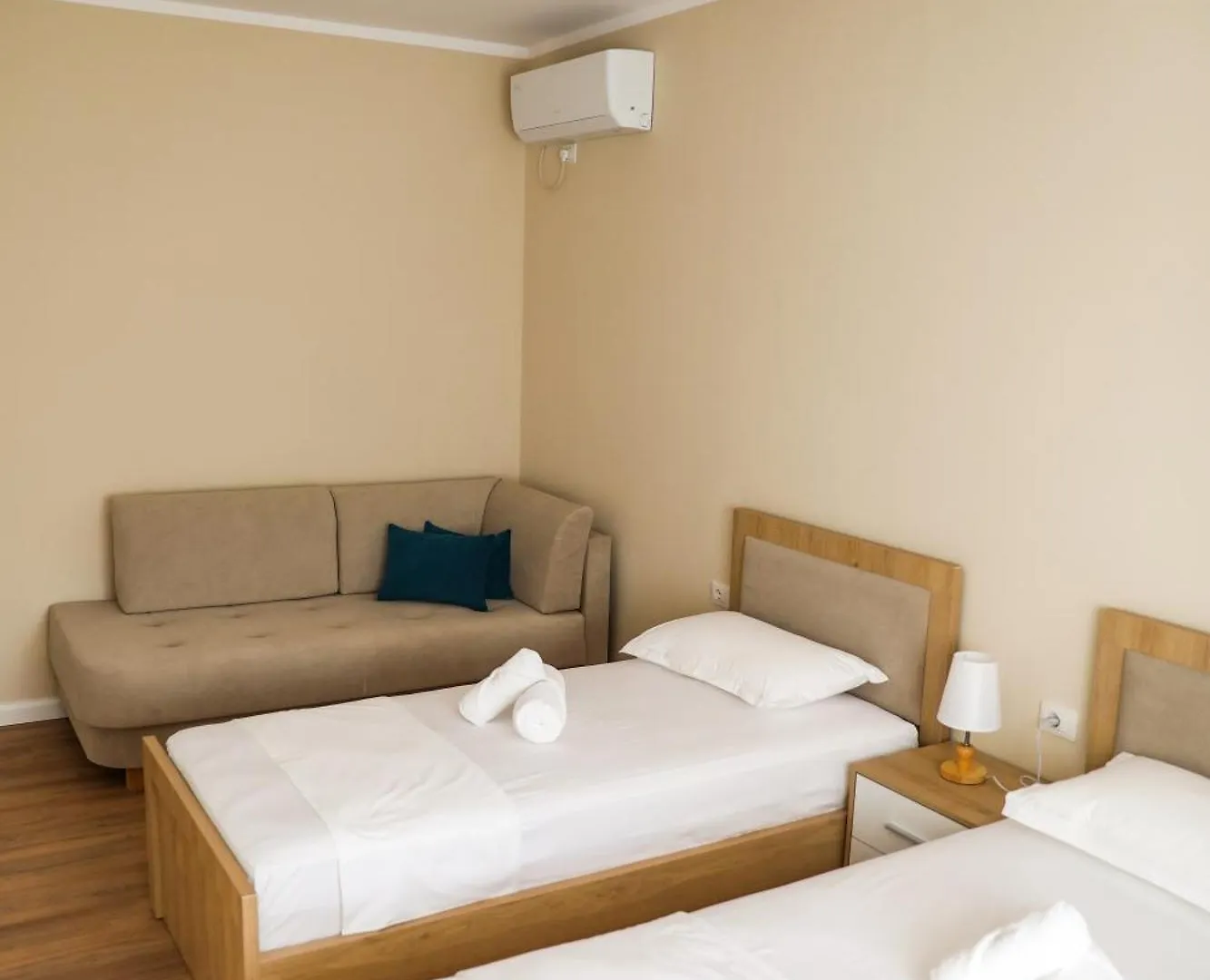 Villa Tabaku Berat Bed & Breakfast